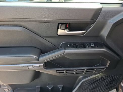 Certified 2024 Toyota Tacoma TRD Off-Road AWD/4WD image 12