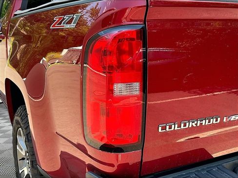 Used 2020 Chevrolet Colorado Z71 AWD/4WD image 24