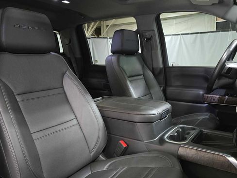 Used 2023 GMC Sierra 3500 Denali w/ Denali Black Diamond Edition image 13