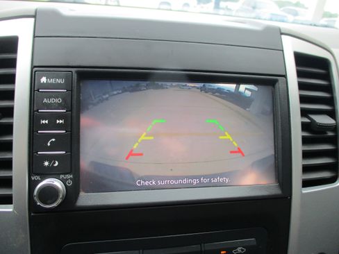Used 2021 Nissan Frontier SV AWD/4WD image 16