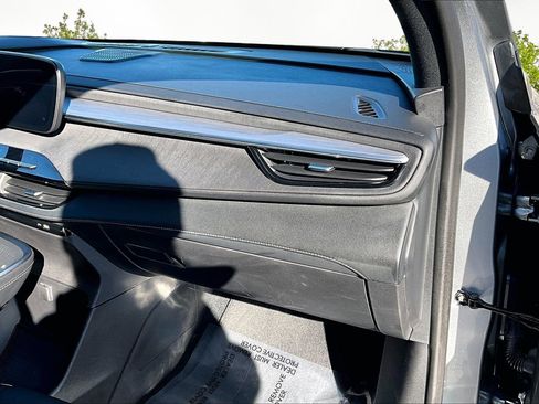 Used 2025 Buick Enclave Preferred image 17