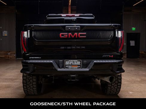 Used 2024 GMC Sierra 2500 AT4 w/ AT4 Premium Plus Package image 8