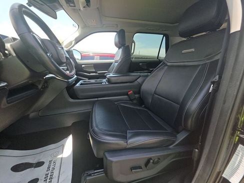Used 2025 Ford Expedition Platinum AWD/4WD image 13