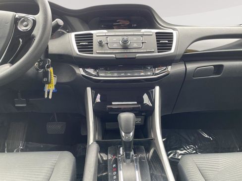 Used 2017 Honda Accord LX image 17