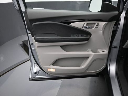 Used 2021 Honda Pilot Touring image 22