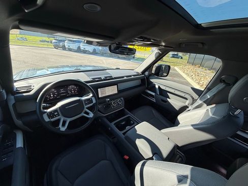 Used 2023 Land Rover Defender 110 X-Dynamic SE image 24