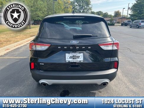 Used 2020 Ford Escape SE image 5