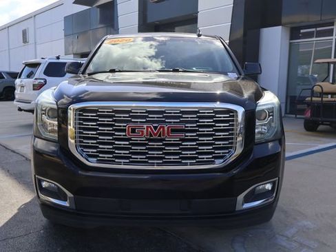 Used 2020 GMC Yukon Denali w/ Denali Premium Package RWD image 2
