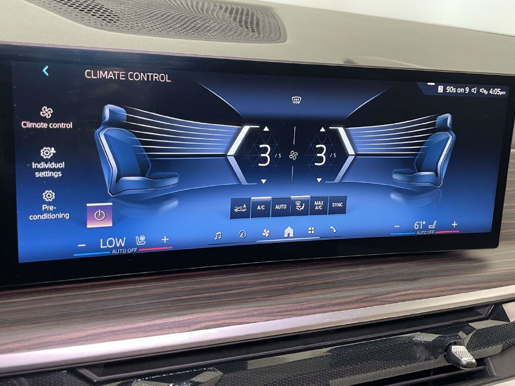 Used 2025 BMW X5 xDrive40i w/ M Sport Package AWD/4WD image 33
