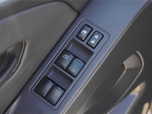 Used 2024 Nissan Frontier S w/ Technology Package image 19