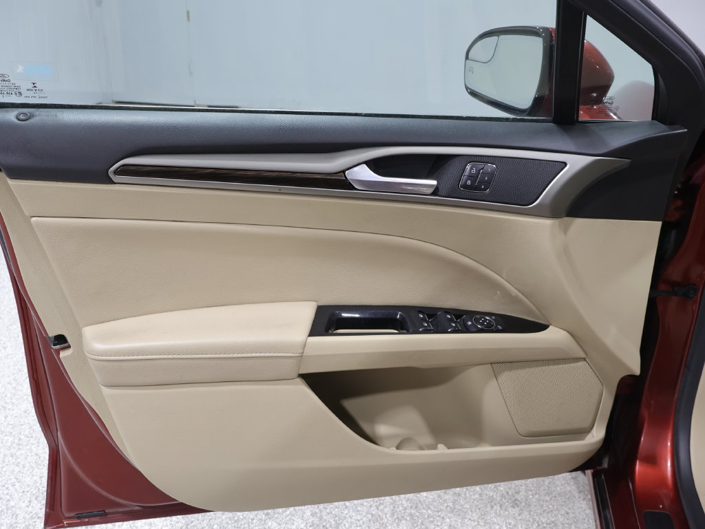 Used 2014 Ford Fusion SE w/ Equipment Group 202A FWD image 13