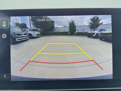 Used 2024 Kia Sorento S w/ Panoramic Sunroof Package FWD image 19