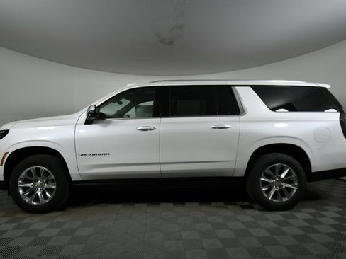 New 2025 Chevrolet Suburban Premier image 16
