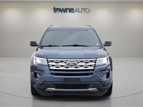 Used 2018 Ford Explorer XLT image 7