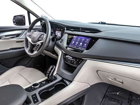 Used 2021 Cadillac XT5 Premium Luxury image 16