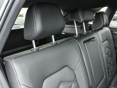 Used 2025 Volkswagen Atlas Cross Sport SE image 30