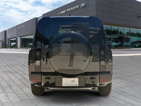 New 2026 Land Rover Defender 130 X-Dynamic SE AWD/4WD image 4