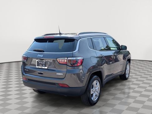 Used 2022 Jeep Compass Latitude w/ Convenience Group AWD/4WD image 5