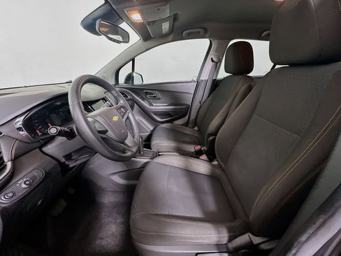 Used 2020 Chevrolet Trax LS image 13