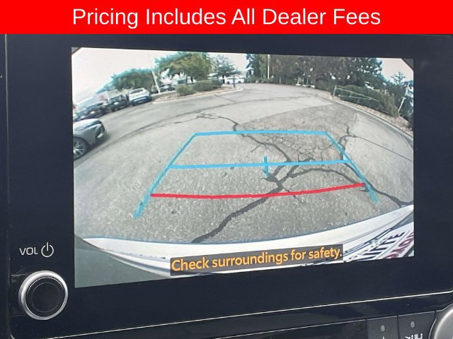 Used 2023 Toyota Highlander XLE FWD image 27