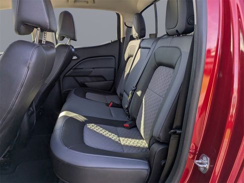 Used 2016 Chevrolet Colorado Z71 image 13