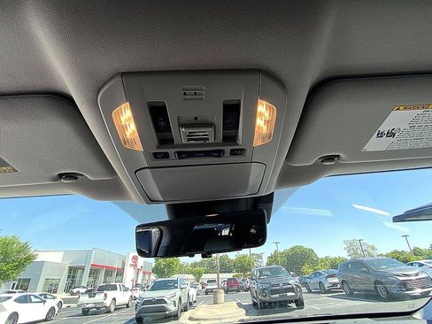 Certified 2021 Toyota Highlander Platinum AWD/4WD image 25