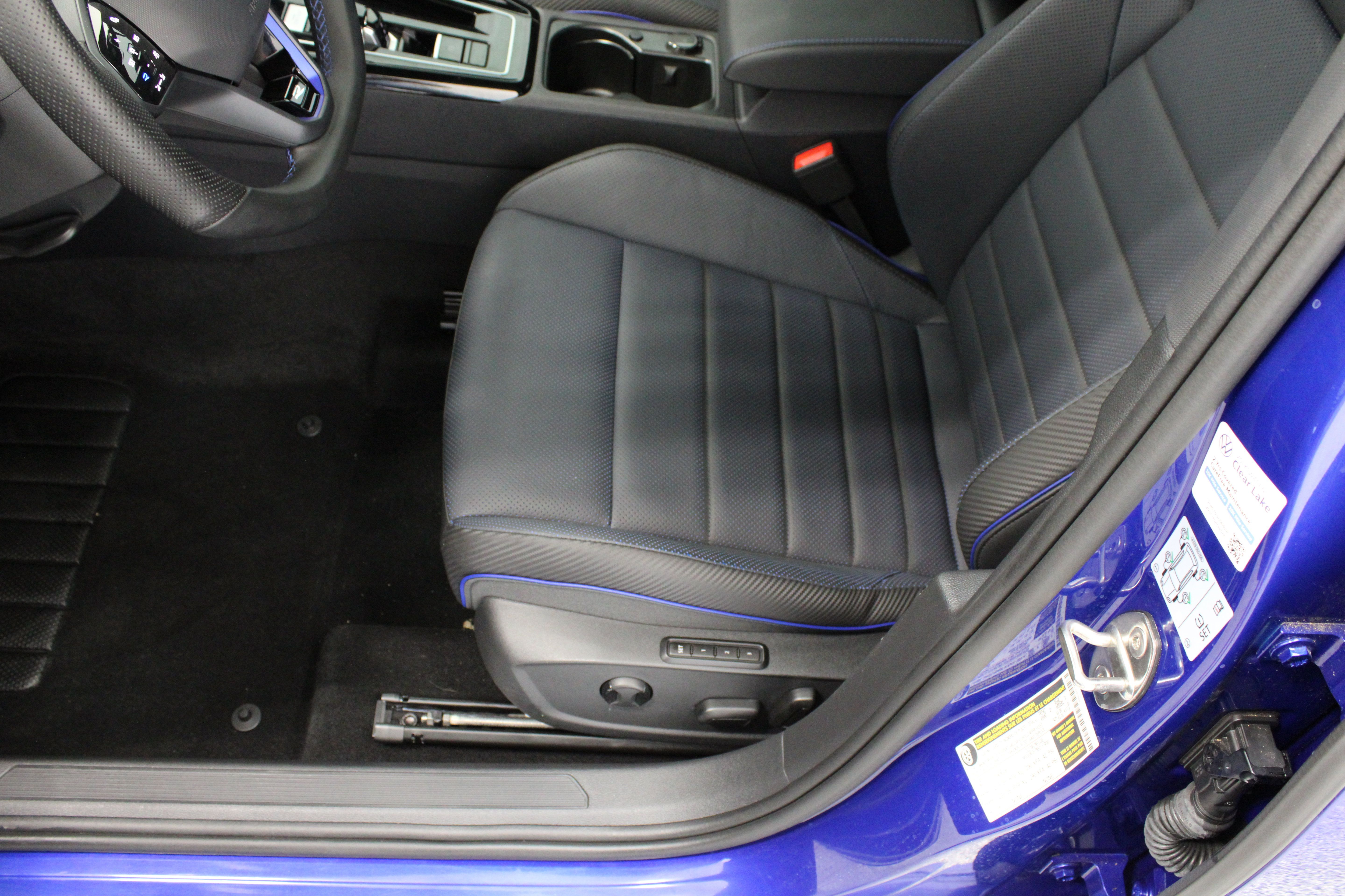 Used 2024 Volkswagen Golf R AWD/4WD image 15