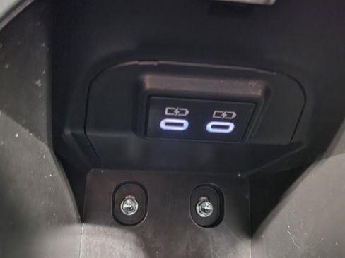 Used 2023 Toyota RAV4 SE image 39