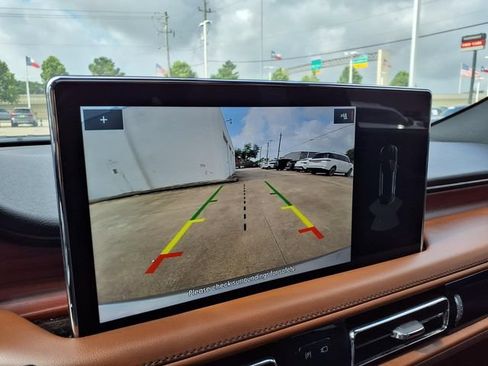Certified 2023 Lincoln Nautilus Reserve w/ Luxury Package AWD/4WD image 11