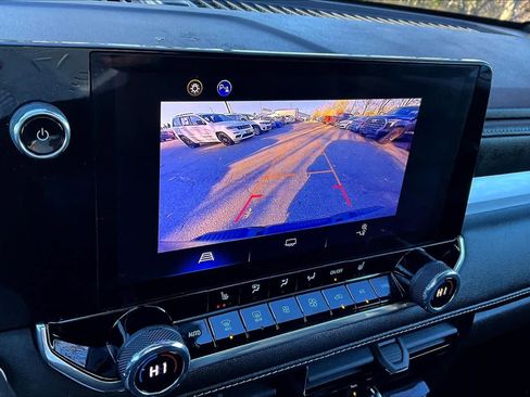 Used 2024 Chevrolet Colorado LT w/ LT Convenience Package III image 26