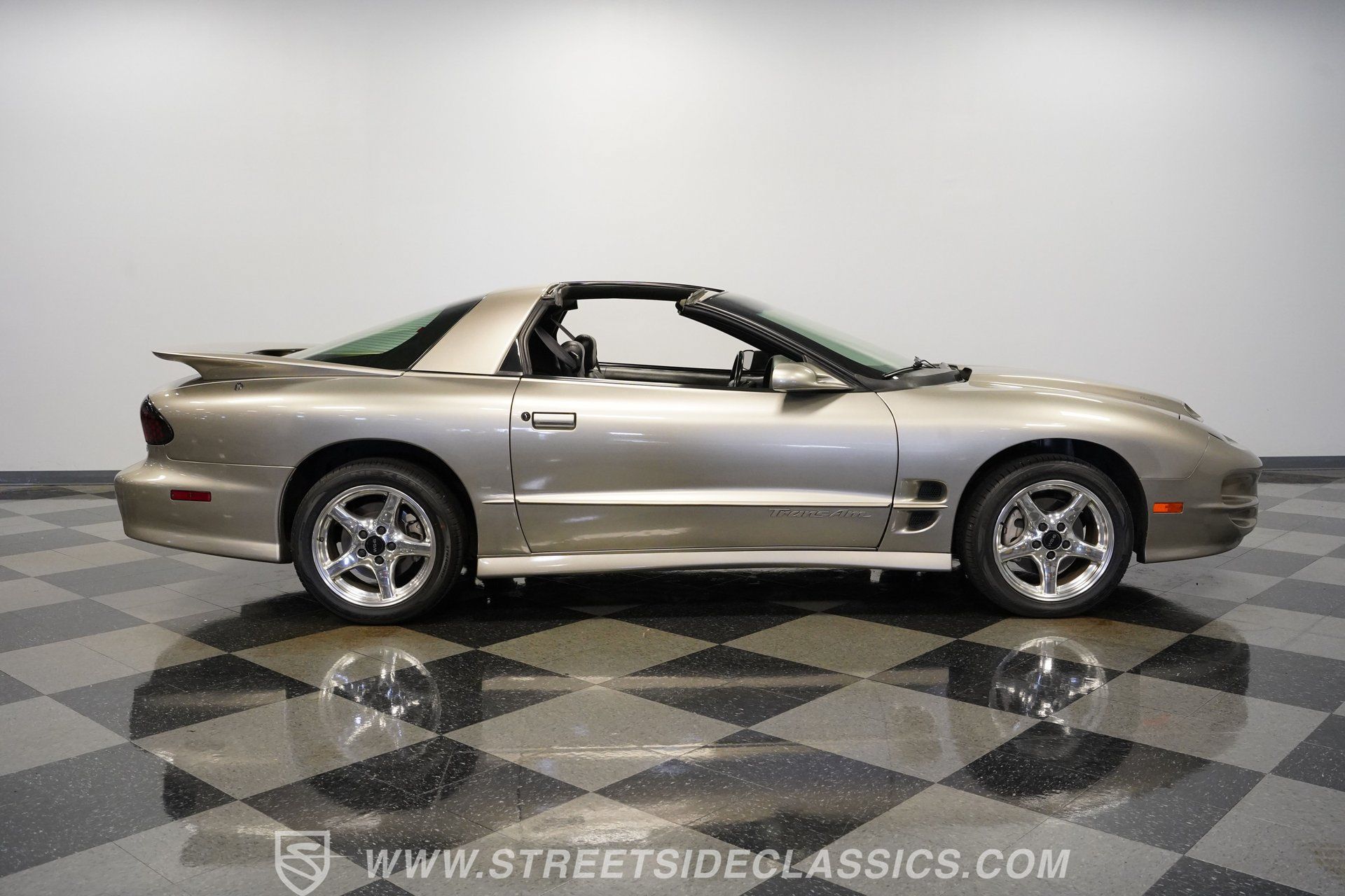 Used 2001 Pontiac Firebird Trans Am RWD image 15