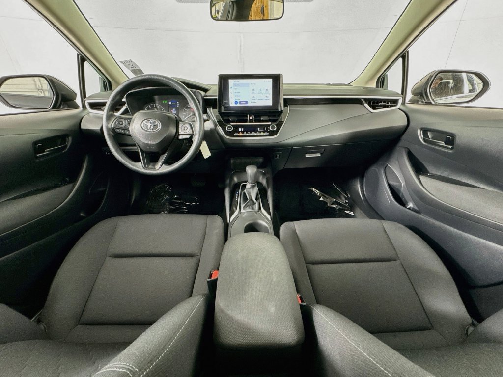 Used 2025 Toyota Corolla LE FWD image 23