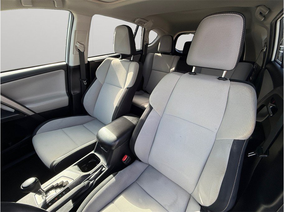 Used 2018 Toyota RAV4 XLE FWD image 19