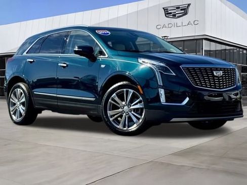 Used 2024 Cadillac XT5 Premium Luxury w/ Technology Package image 2