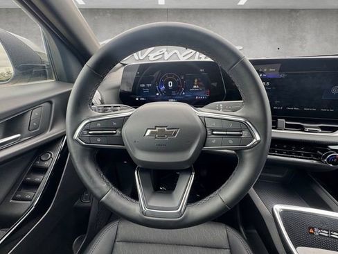 Certified 2026 Chevrolet Equinox LT w/ Convenience Package II FWD image 23