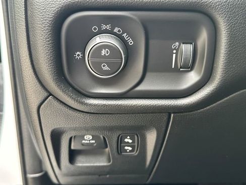 Used 2023 RAM 1500 Big Horn AWD/4WD image 28