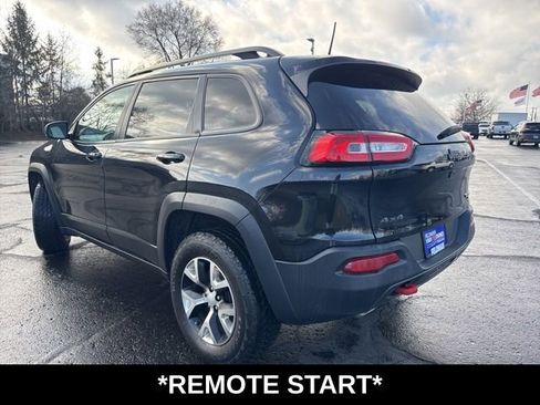 Used 2018 Jeep Cherokee Trailhawk image 5