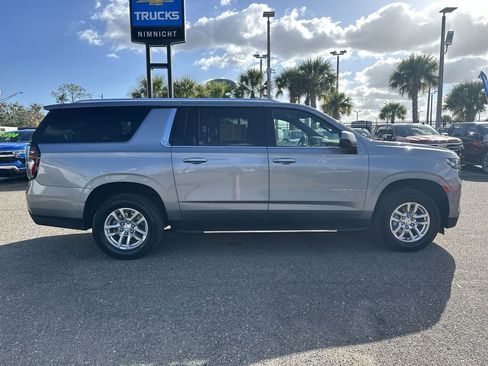 Used 2024 Chevrolet Suburban LT image 17