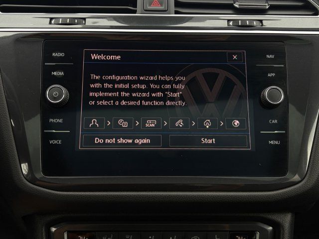 Used 2020 Volkswagen Tiguan SEL AWD/4WD image 28
