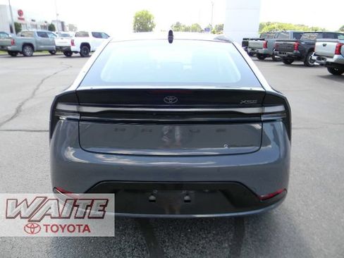Used 2024 Toyota Prius Prime FWD image 3