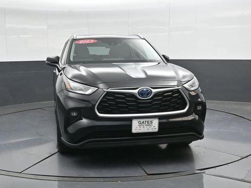 Used 2023 Toyota Highlander Bronze Edition image 5