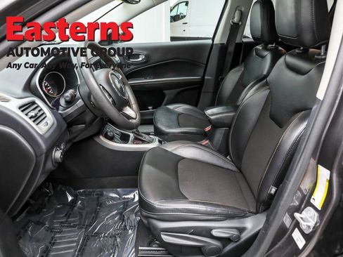 Used 2021 Jeep Compass Latitude w/ Driver Assistance Group image 14