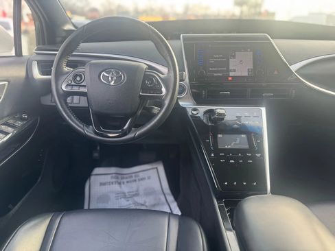 Used 2017 Toyota Mirai image 13