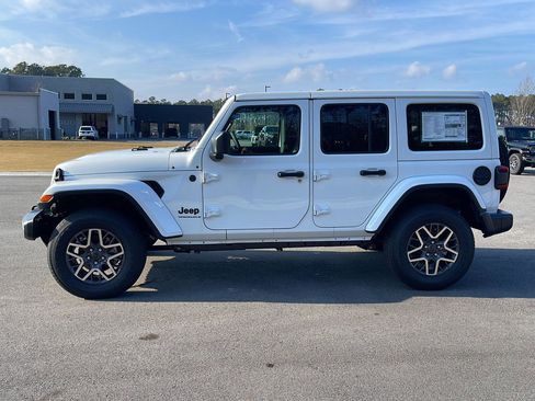 New 2025 Jeep Wrangler Unlimited Sahara w/ Safety Group AWD/4WD image 5