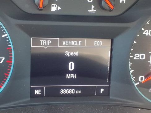 Used 2025 Chevrolet Malibu LT FWD image 32