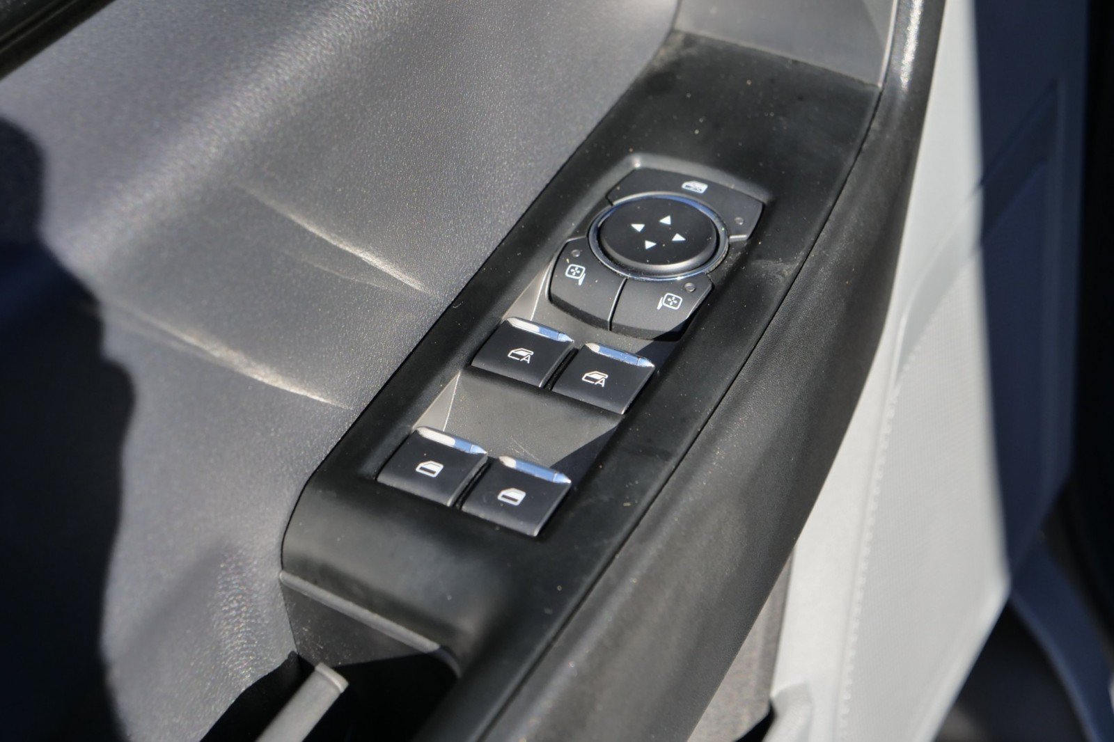 Used 2025 Ford F550 4x4 Crew Cab Super Duty w/ XL Chrome Package image 32