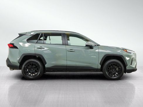 Used 2022 Toyota RAV4 XLE AWD/4WD image 6