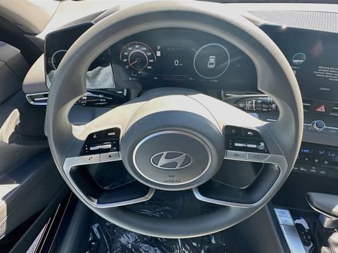Used 2024 Hyundai Elantra SEL FWD image 17