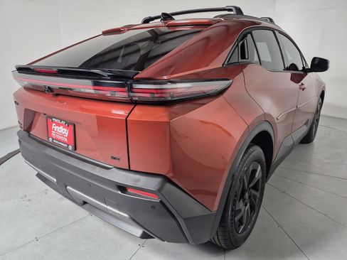 New 2026 Toyota C-HR AWD/4WD image 4
