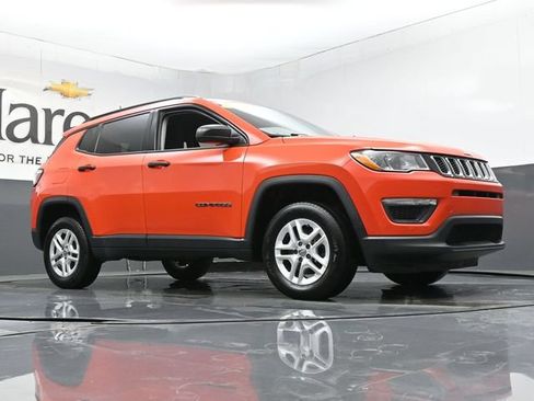 Used 2018 Jeep Compass Sport w/ Cold Weather Group AWD/4WD image 2
